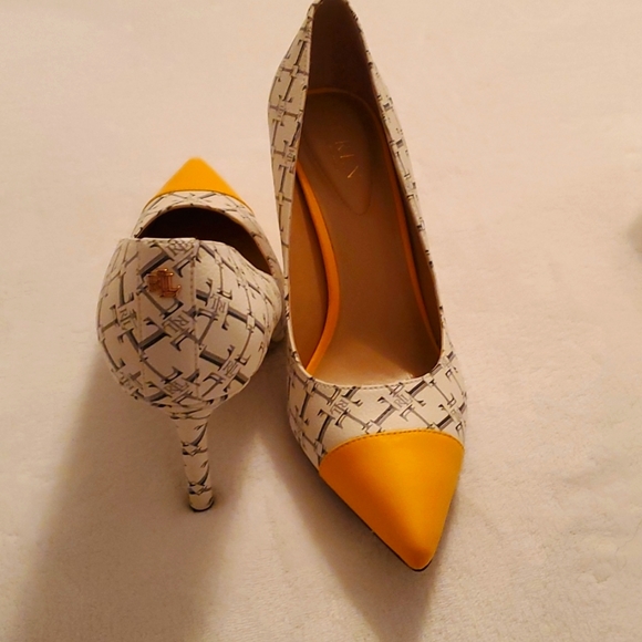 LAUREN Ralph Lauren Lindella Monogram Jacquard Pump 9.5 - Picture 2 of 4